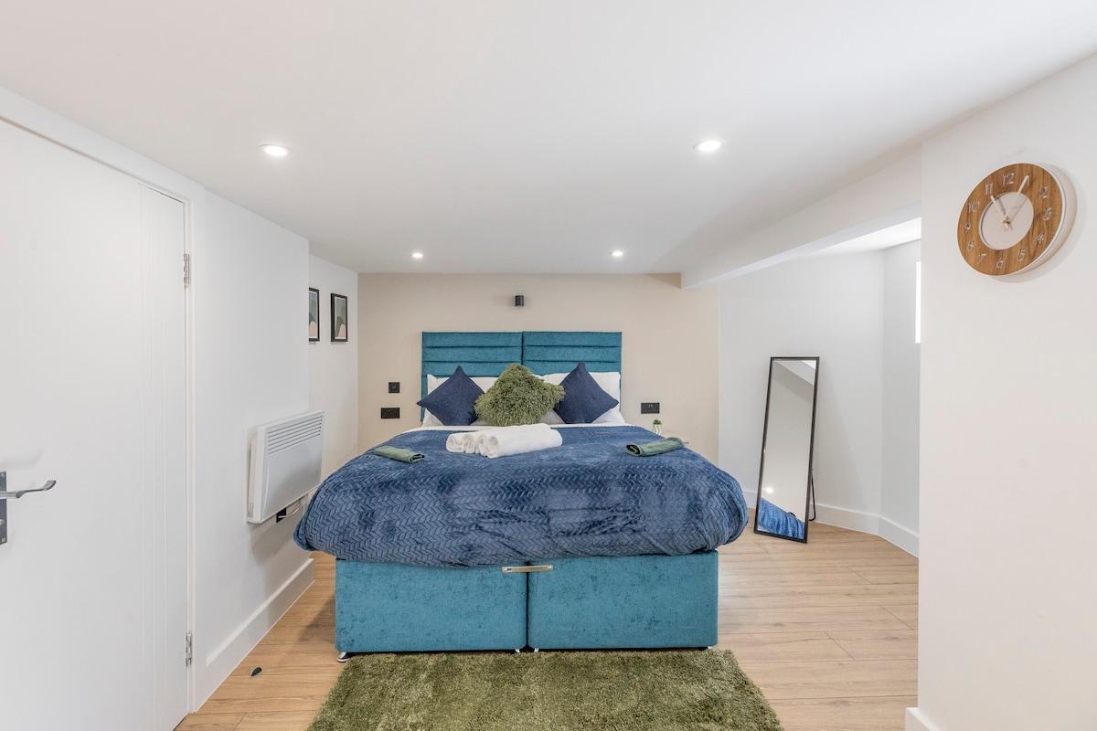 CozyGem Clapton Station fast Central London access