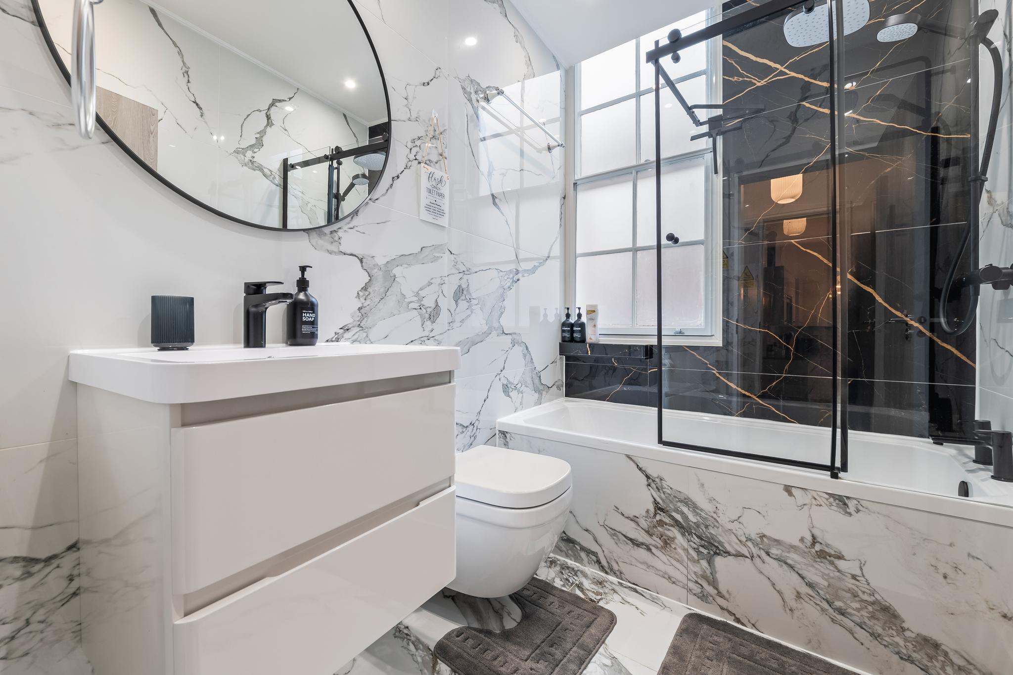 2BR | 2BA | Birmingham | WiFi | Free Gated Parking4