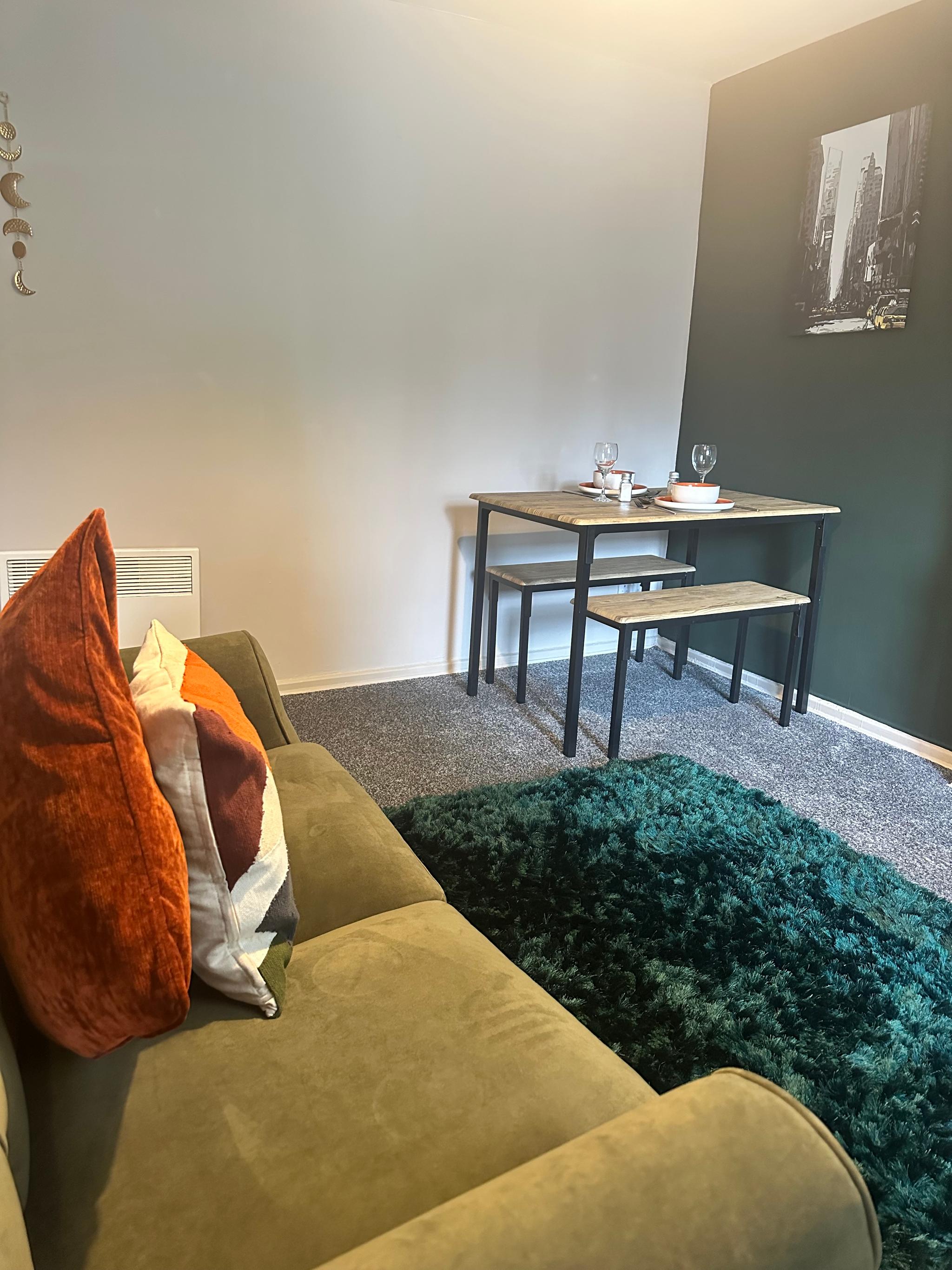 Cosy Ground Floor One Bedroom Flat/ Parking2