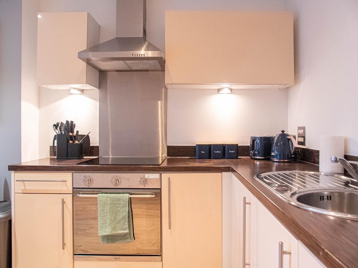 Leeds Waterside Balcony Retreat 2 Bed 2 Bath6