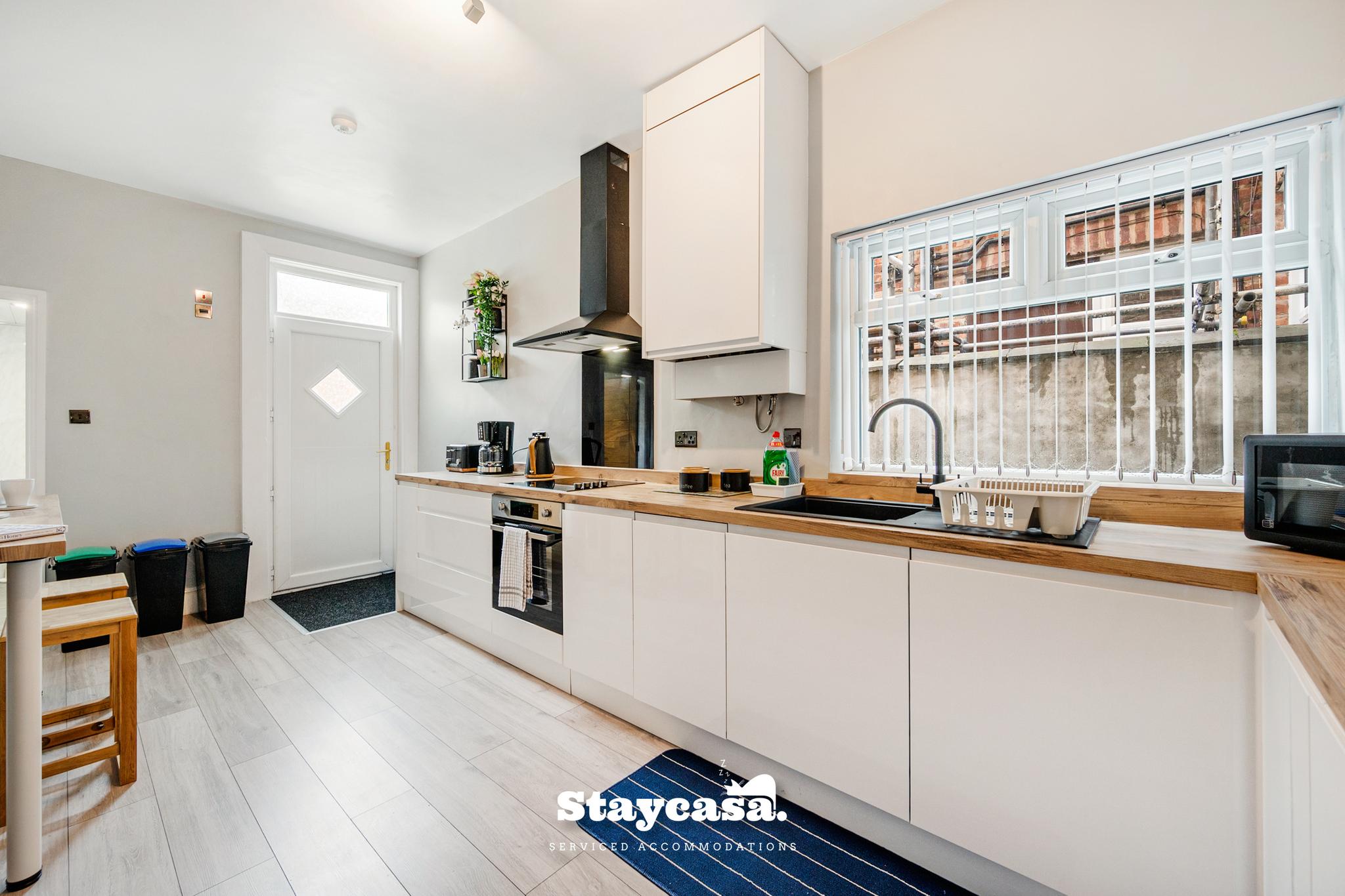 Urban Oasis Spacious 4-Bedroom Home in Manchester5