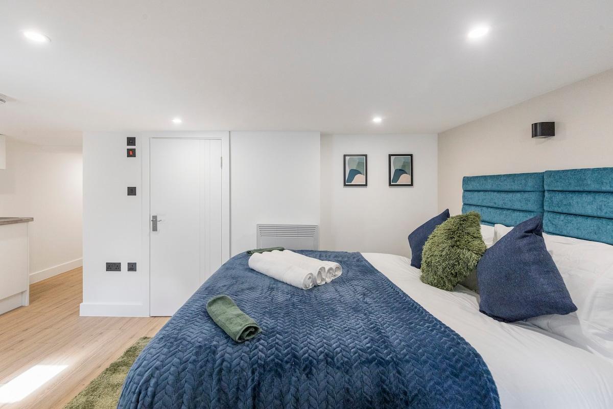 CozyGem Clapton Station fast Central London access5